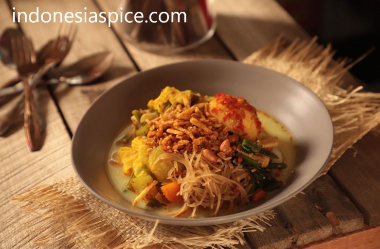 Lontong Sayur Medan: Sarapan Penuh Cita Rasa